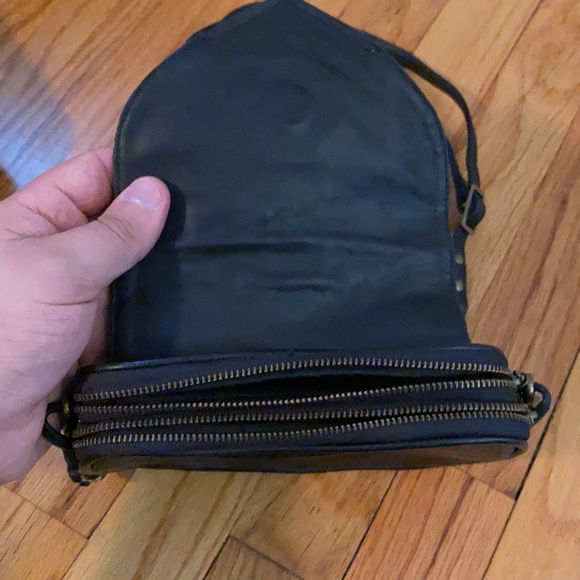 Lilla Lane Artisan Adjustable Cross Body Purse - Picture 3 of 5